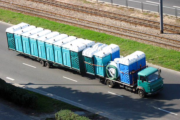 Porta potty delivery and setup in Mendota, IL